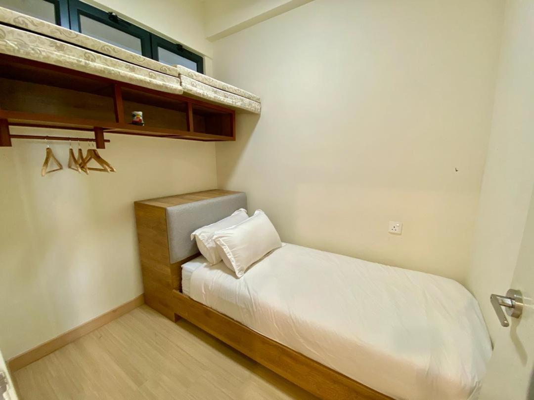 Cemara Rose Suite, Timur Bay Apartment *
